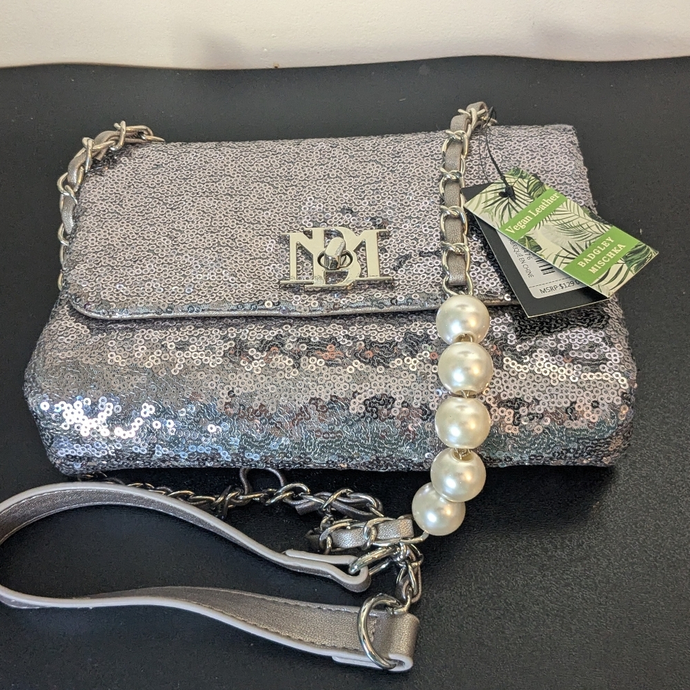 Badgley Mischka NWT Sequin Message Pearl Strap Crossbody FREE PURSE PILLOW - Picture 6 of 9